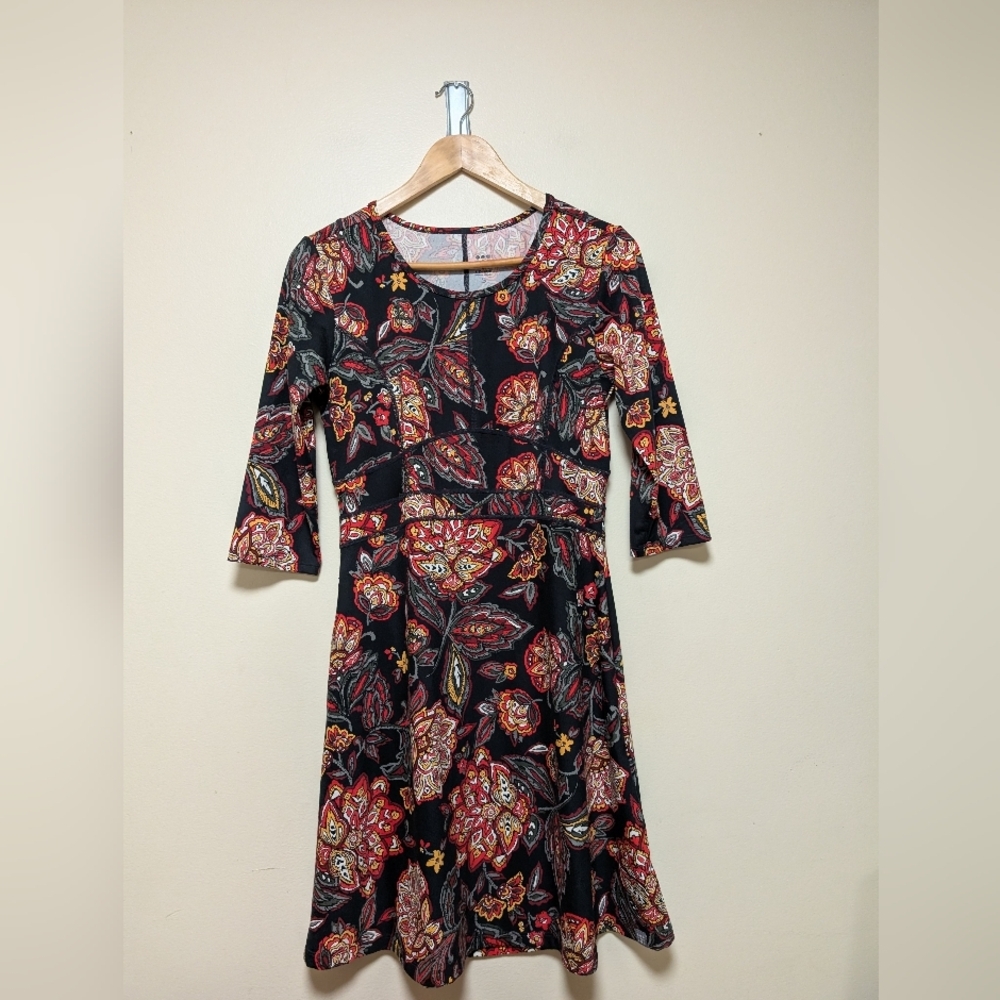 Title Nine Floral Fit & Flare Dress – Women’s Small – Black/Red Multicolor
